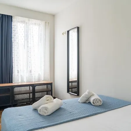 Quattro Domus 4-historical Townhouse